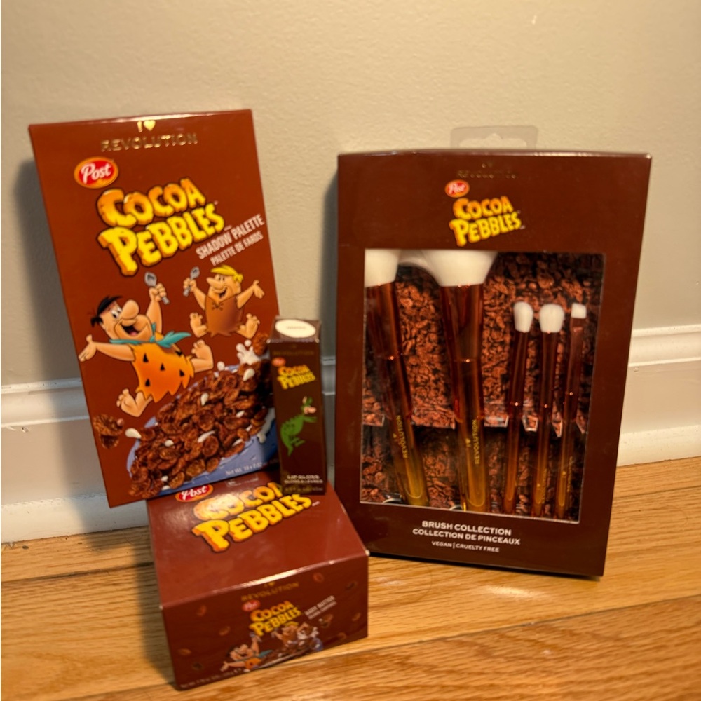 MAKEUP REVOLUTION X COCO PEBBLES